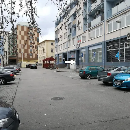 Apartman Cozy Btw Centre And Airport - Private Host - No Invoice *